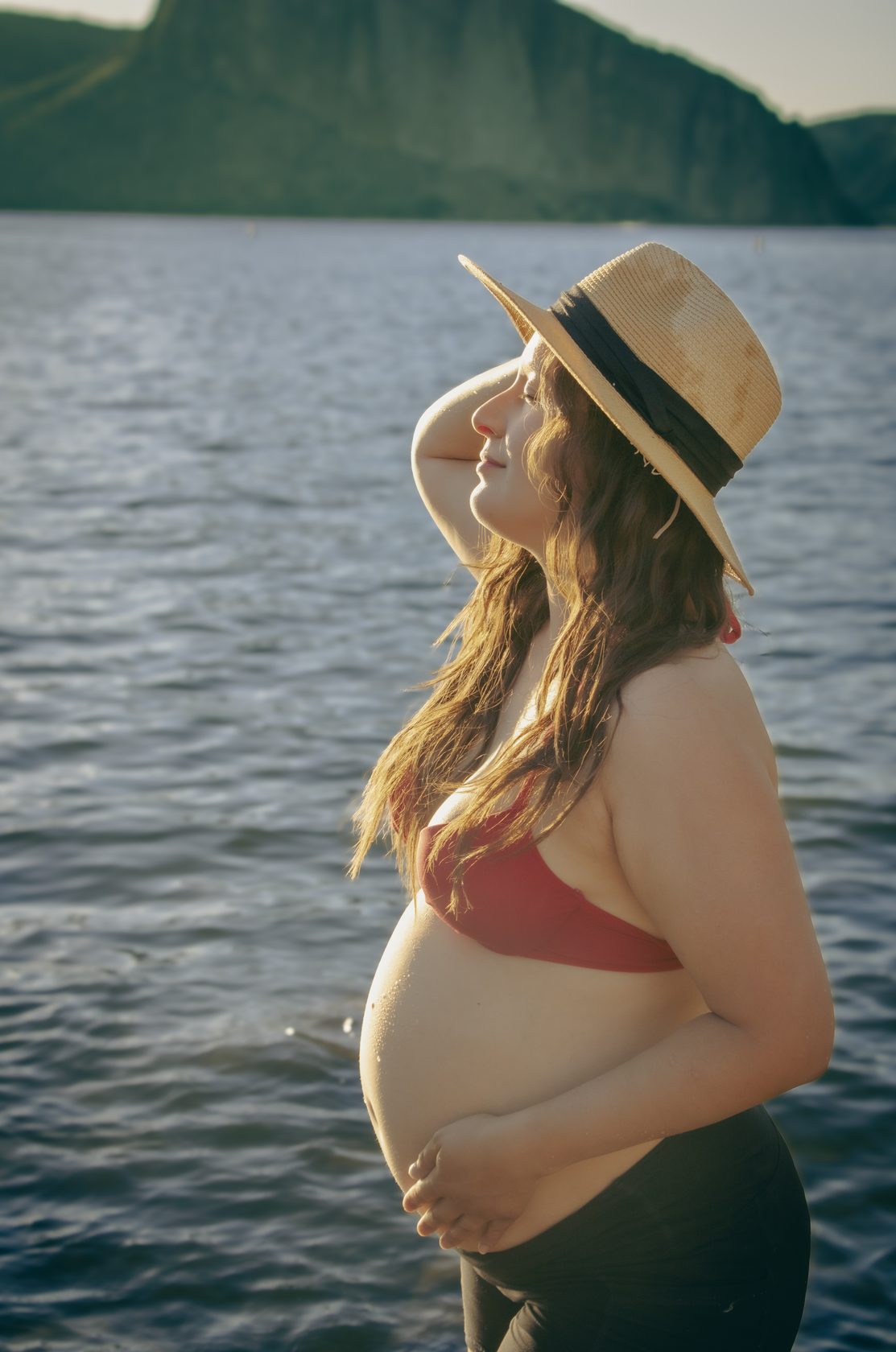 Sesión de maternidad en el lago